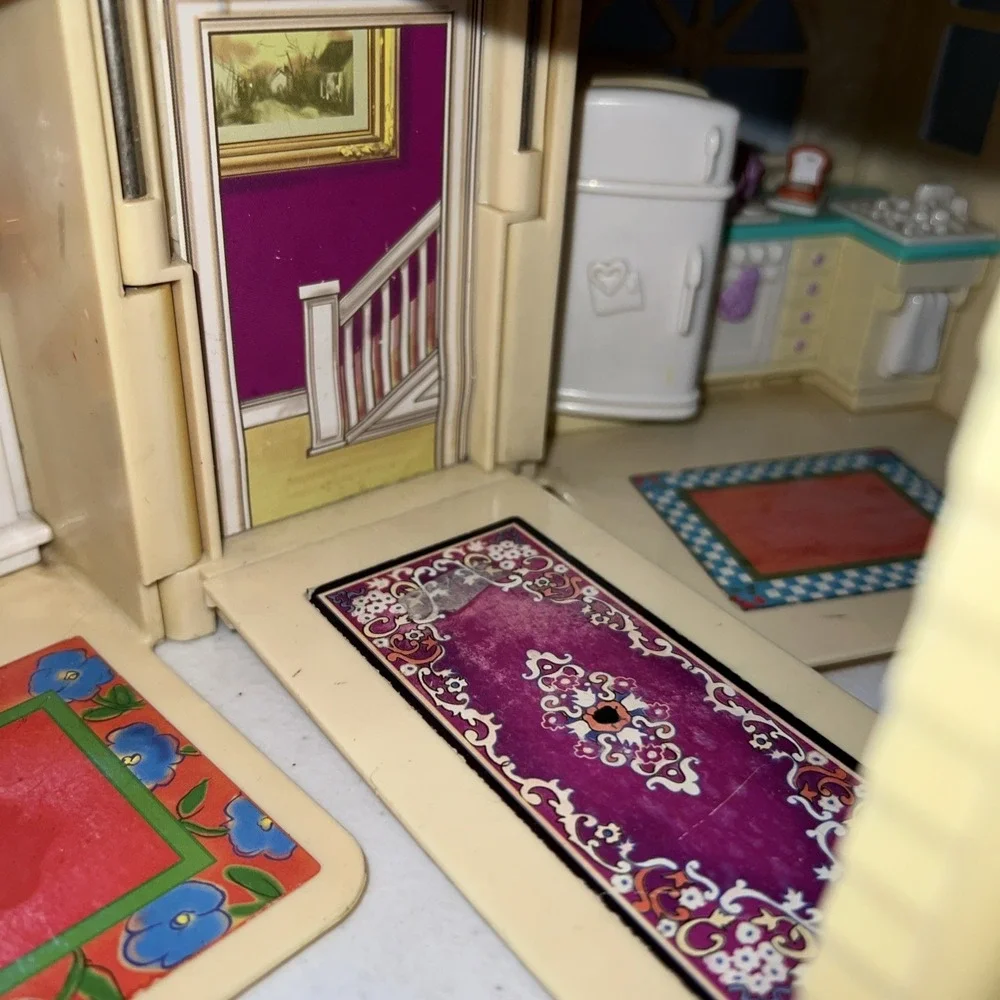 Vintage Fisher-Price Loving Family Sweet Streets Country Cottage Doll House 2000